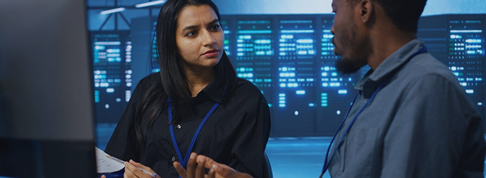 Experts techniques conseillant sur le diagnostic des systèmes et la continuité des activités dans un environnement de données critiques