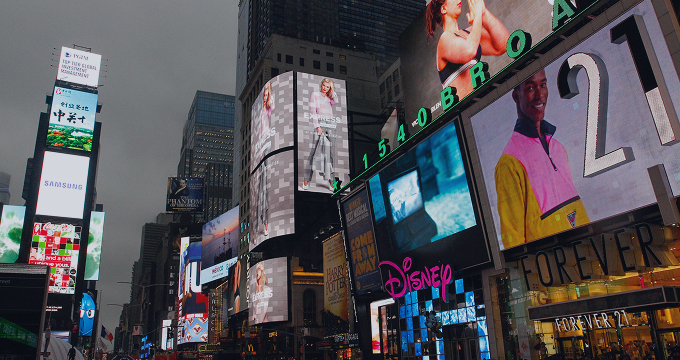 Out-of-home advertising networks