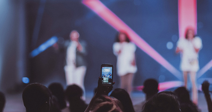 Digital entertainment platforms offer live streaming, AR effects, and interactive concert experiences.